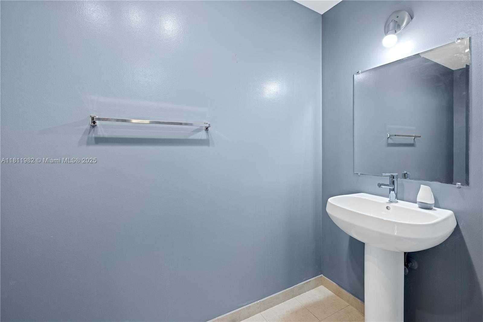 Small Image of 3301 NORTH EAST 1ST AVE #L0204, Miami Number 12