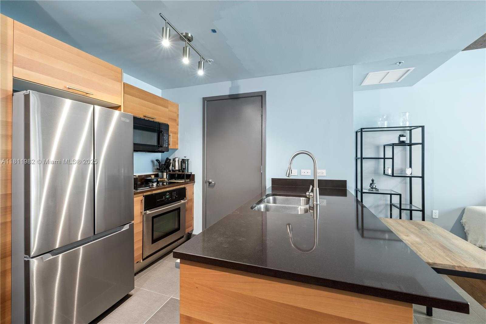 Small Image of 3301 NORTH EAST 1ST AVE #L0204, Miami Number 4