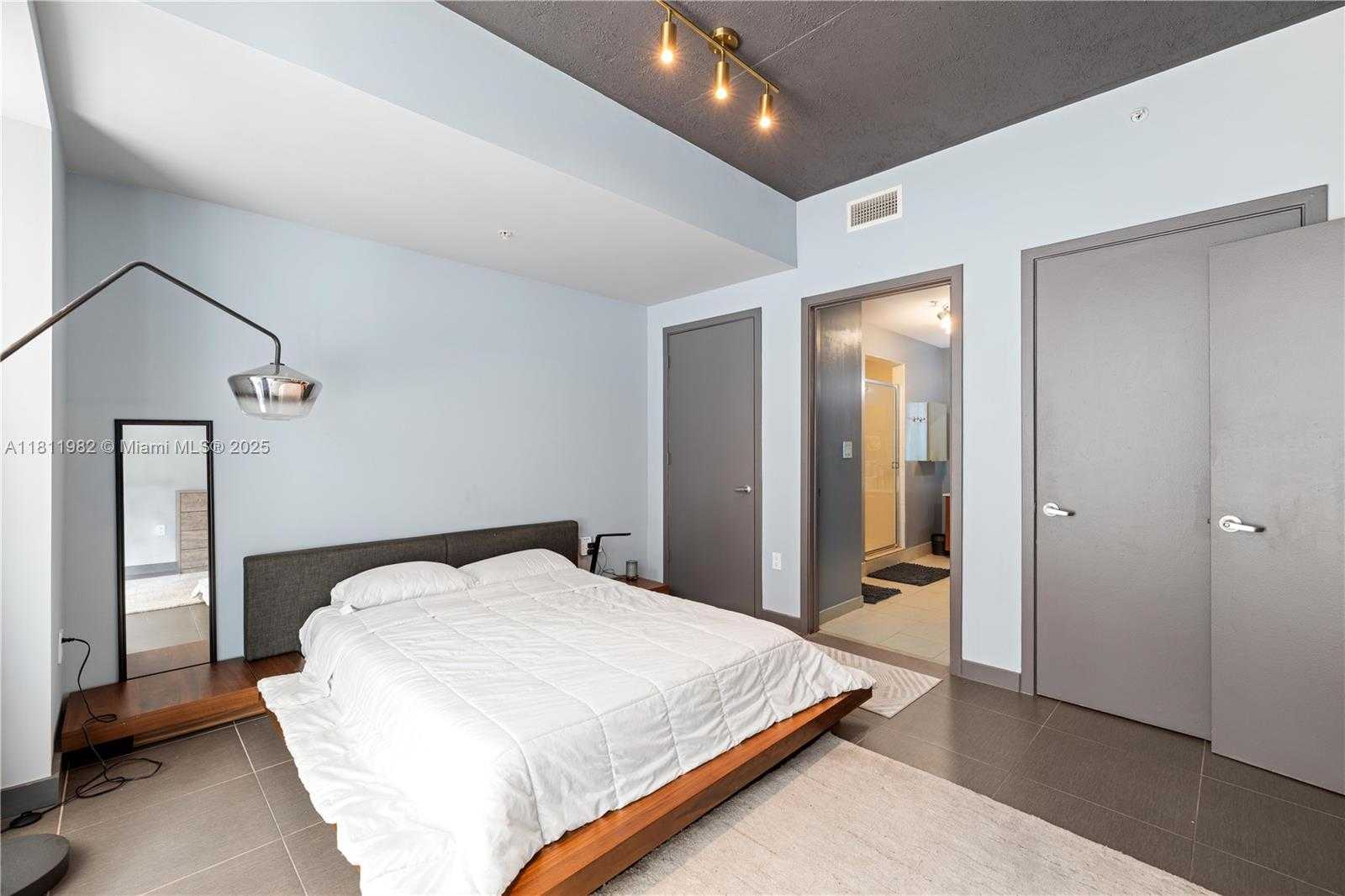 Small Image of 3301 NORTH EAST 1ST AVE #L0204, Miami Number 8