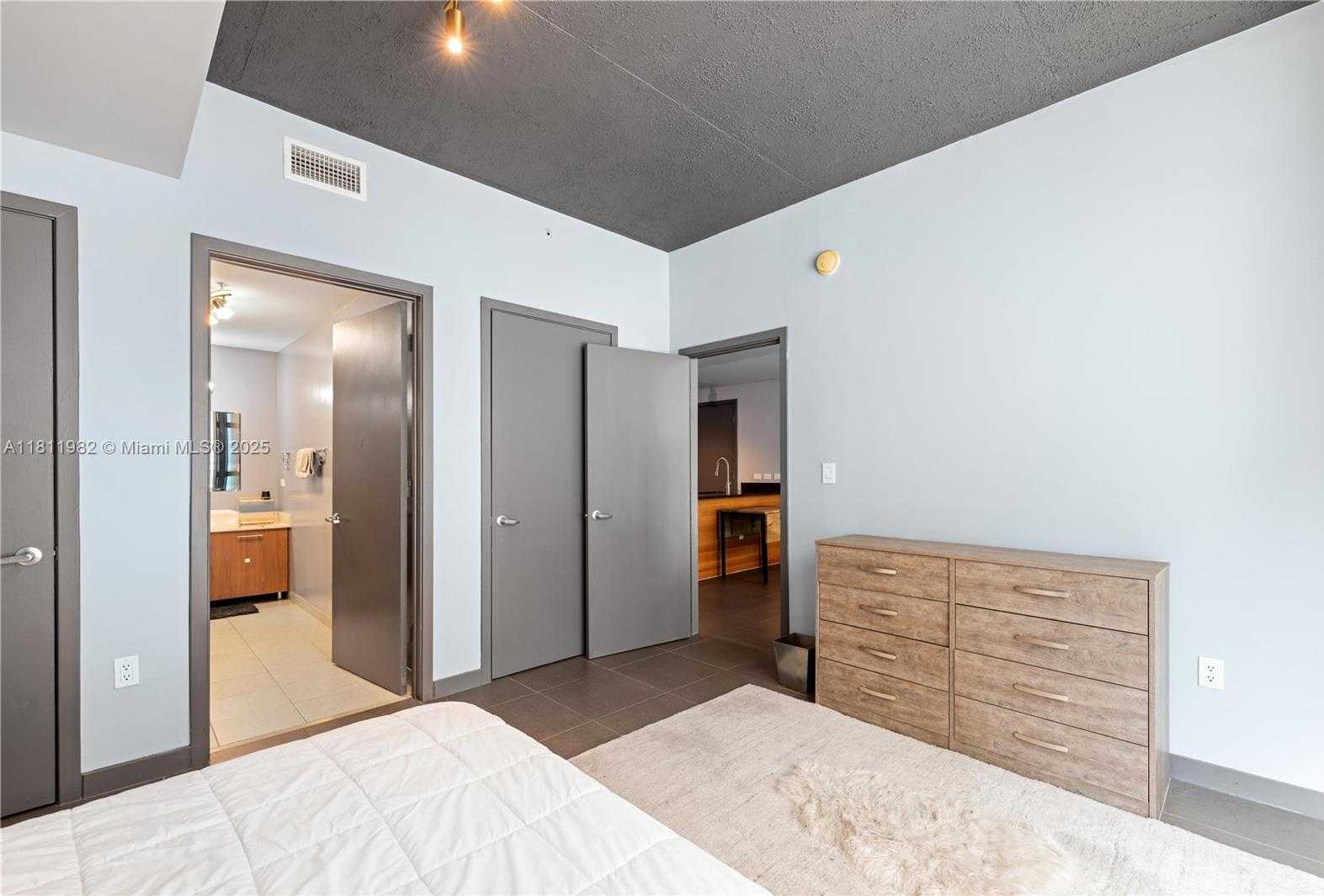 Small Image of 3301 NORTH EAST 1ST AVE #L0204, Miami Number 9