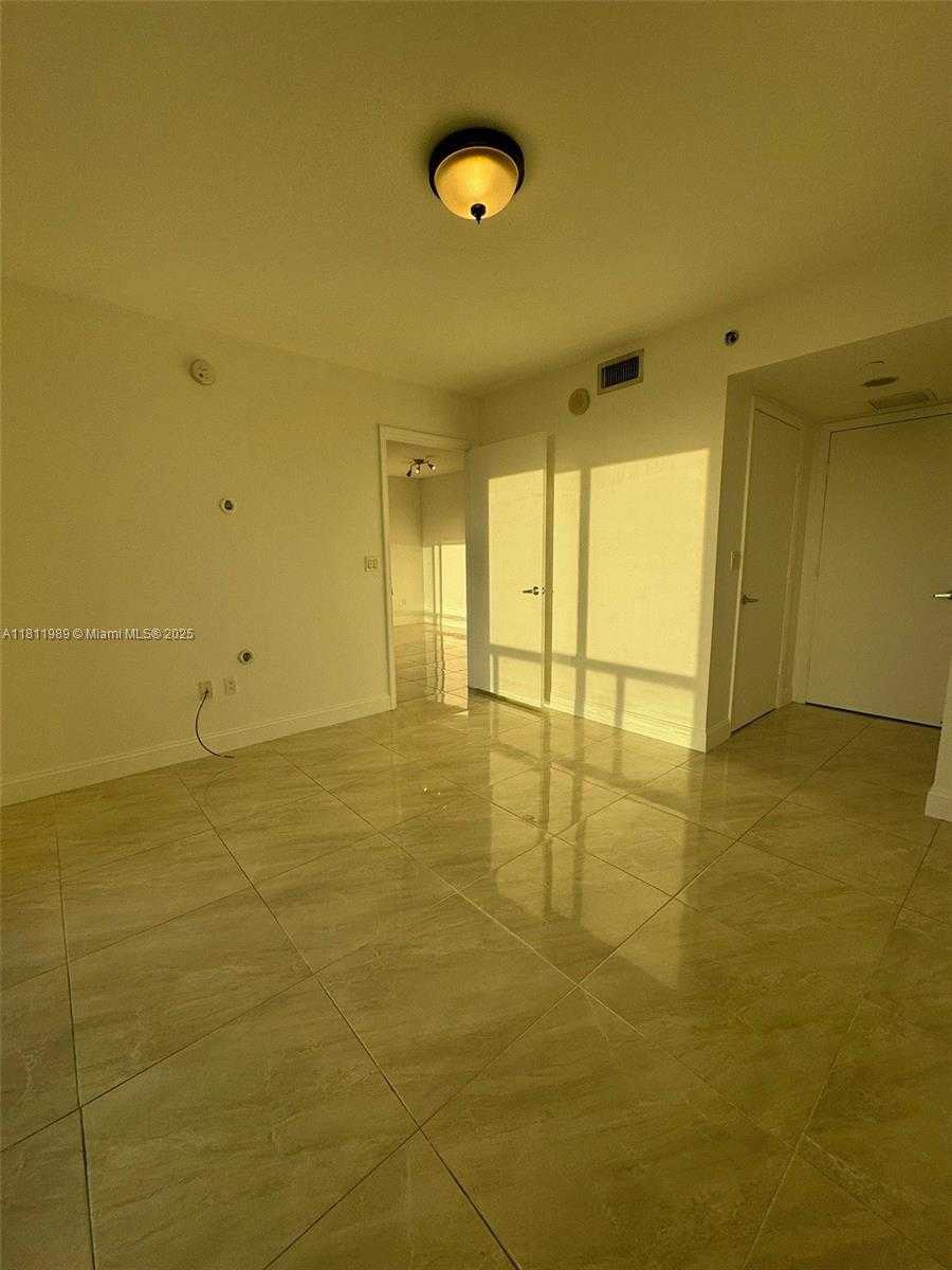 Small Image of 50 BISCAYNE BLVD #3405, Miami Number 10