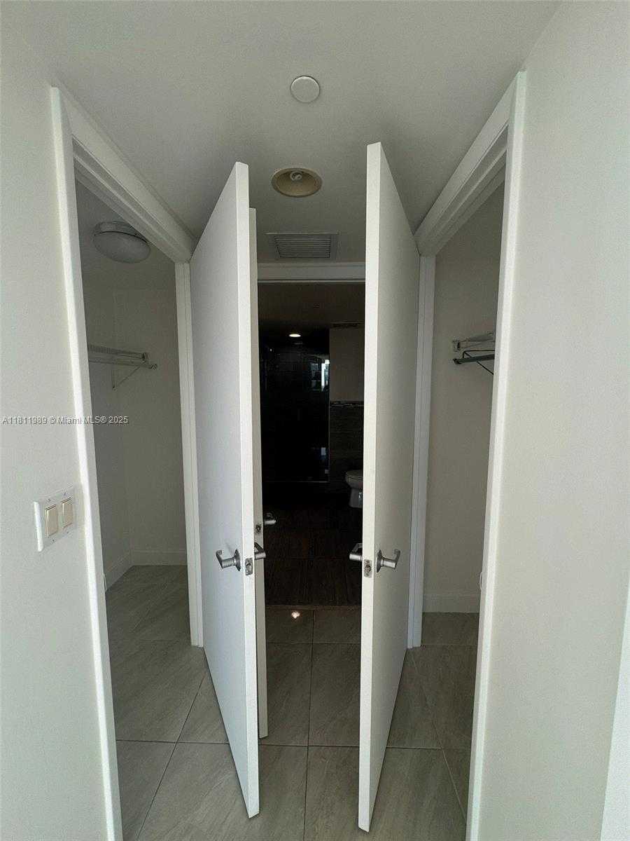 Small Image of 50 BISCAYNE BLVD #3405, Miami Number 12