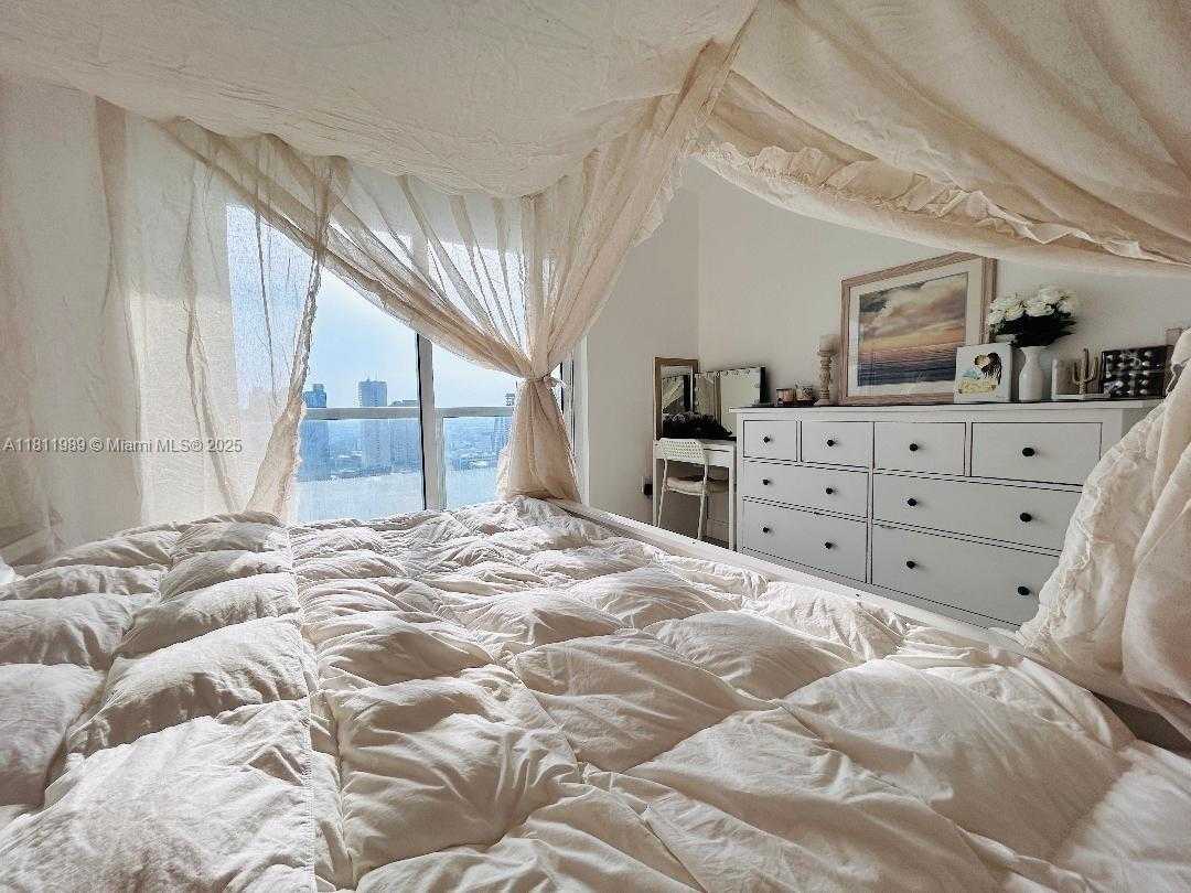 Small Image of 50 BISCAYNE BLVD #3405, Miami Number 15
