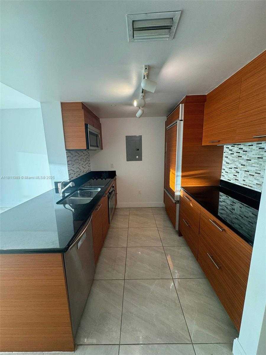 Small Image of 50 BISCAYNE BLVD #3405, Miami Number 4