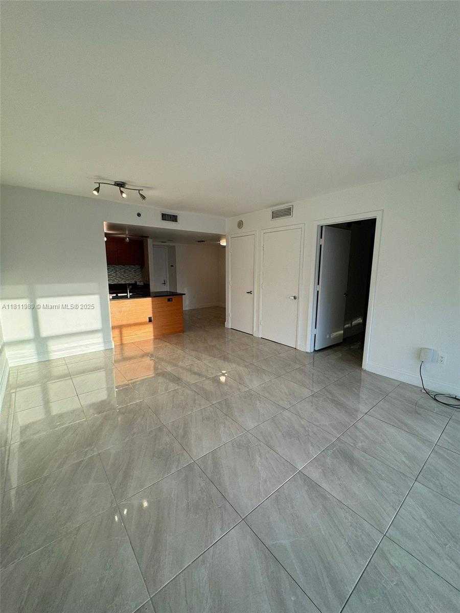Small Image of 50 BISCAYNE BLVD #3405, Miami Number 7