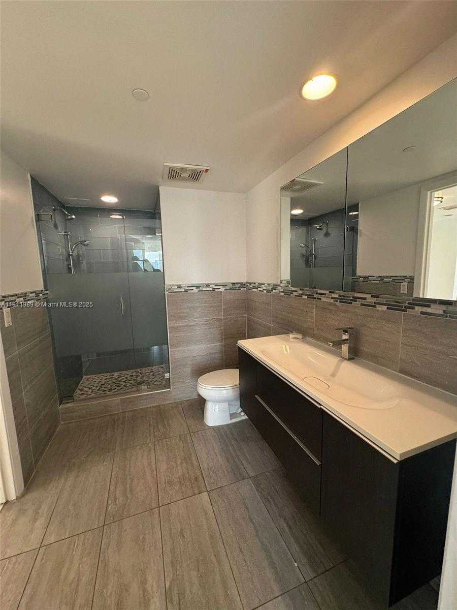 Small Image of 50 BISCAYNE BLVD #3405, Miami Number 9