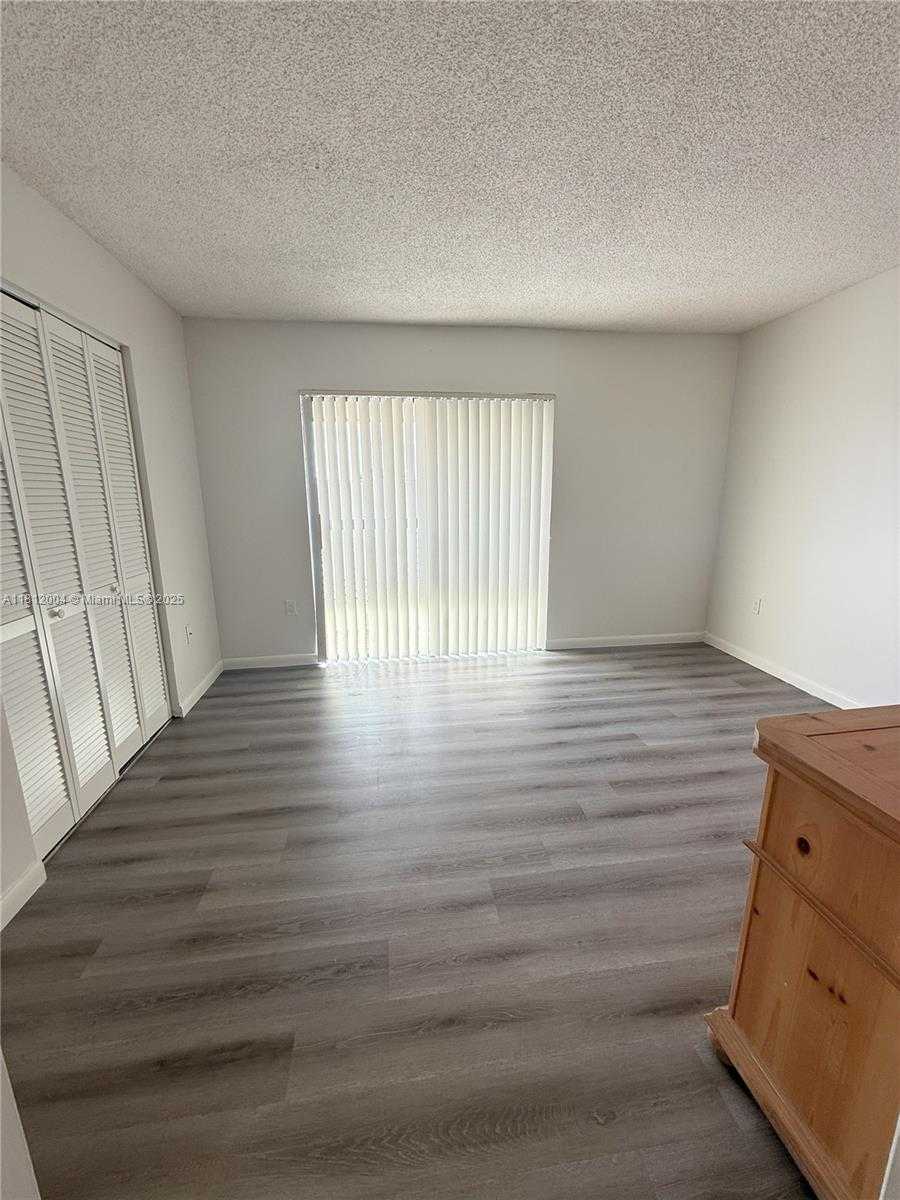 Small Image of 2170 WEST 60TH ST #16202, Hialeah Number 4