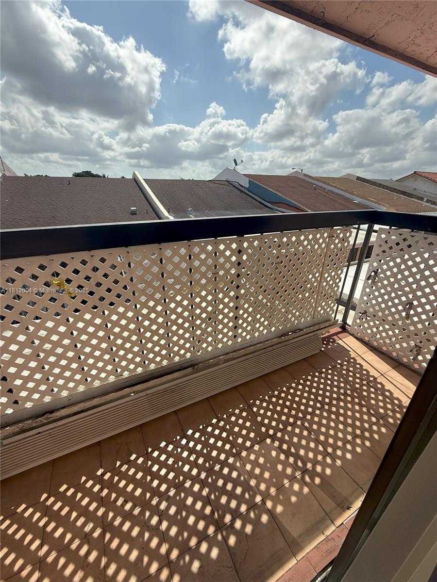 Small Image of 2170 WEST 60TH ST #16202, Hialeah Number 5