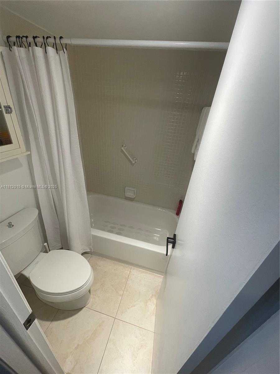 Small Image of 20505 EAST COUNTRY CLUB DR #236, Aventura Number 10