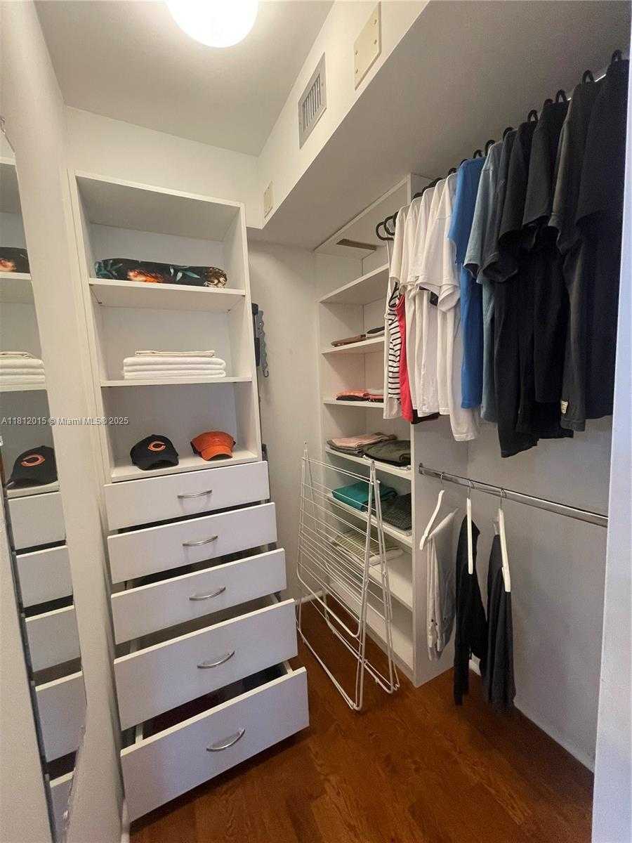 Small Image of 20505 EAST COUNTRY CLUB DR #236, Aventura Number 13