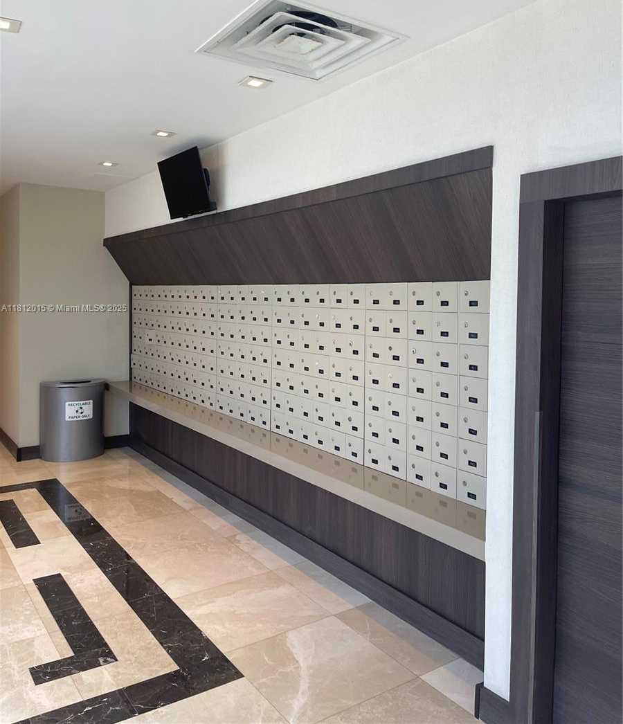 Small Image of 20505 EAST COUNTRY CLUB DR #236, Aventura Number 26