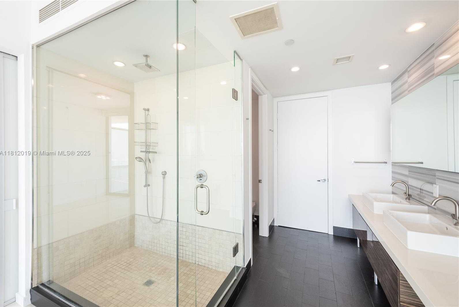 Small Image of 1100 BISCAYNE BLVD #3604, Miami Number 14