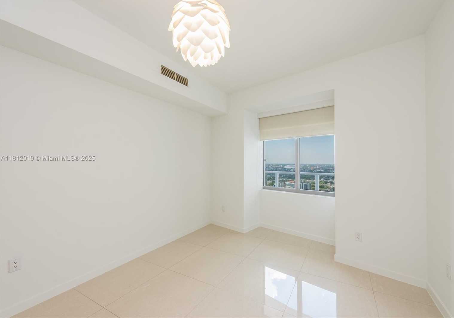 Small Image of 1100 BISCAYNE BLVD #3604, Miami Number 17