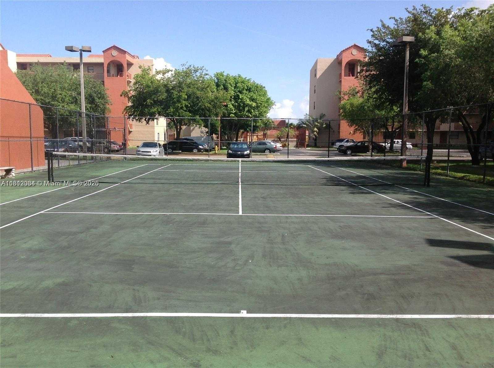 Small Image of 10233 NORTH WEST 9TH ST CIR #203-1, Miami Number 4