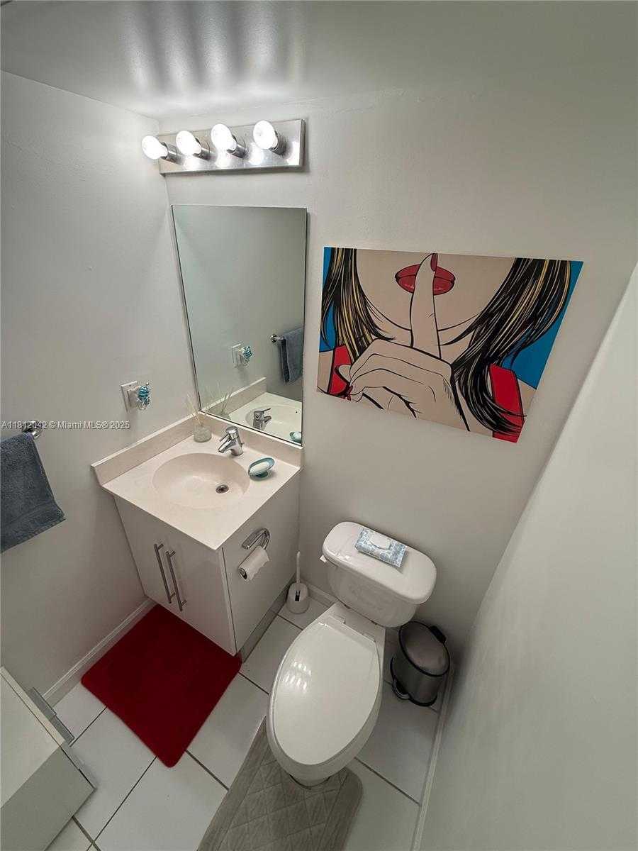Small Image of 3000 SOUTH OCEAN DR #1216, Hollywood Number 7
