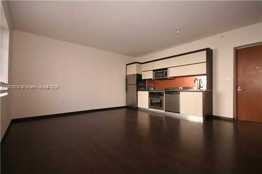 Small Image of 435 21ST ST #215, Miami Beach Number 3
