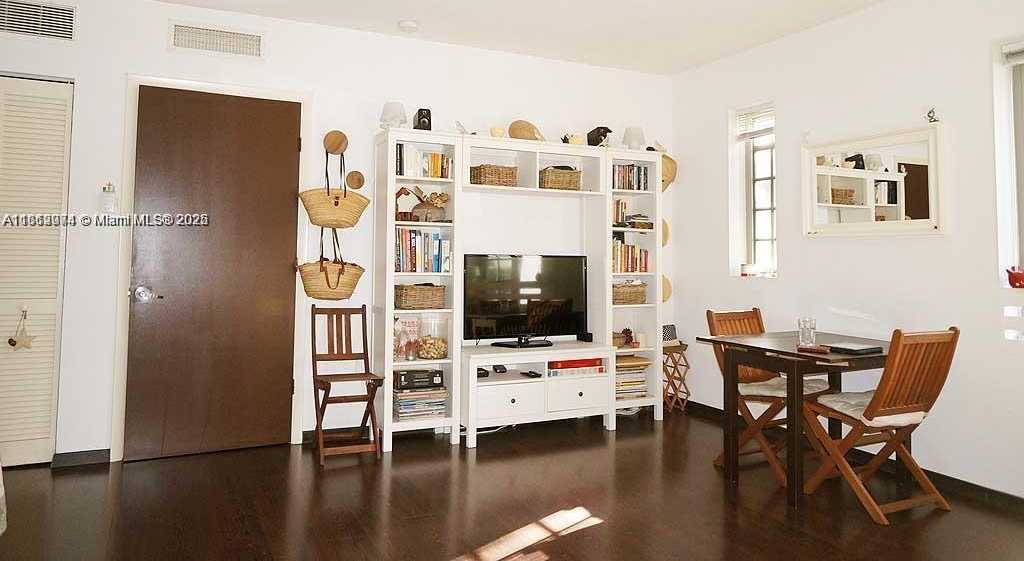 Small Image of 435 21ST ST #215, Miami Beach Number 8