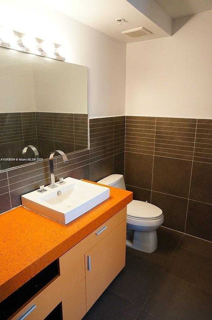 Small Image of 435 21ST ST #215, Miami Beach Number 9