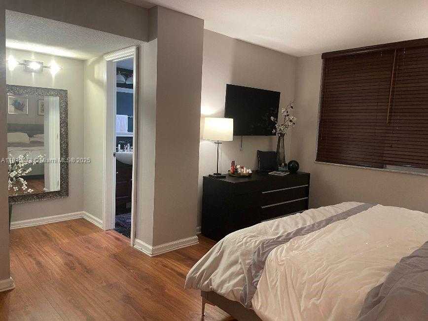Small Image of 2201 SOUTH OCEAN DR #2607, Hollywood Number 7