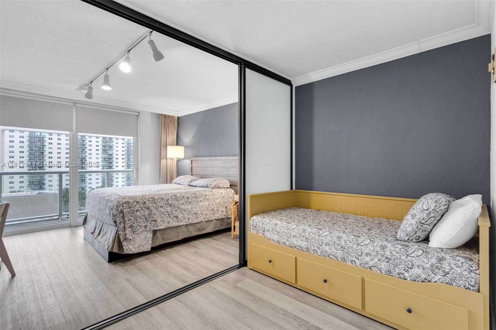 Small Image of 19201 COLLINS AVE #835, Sunny Isles Beach Number 10
