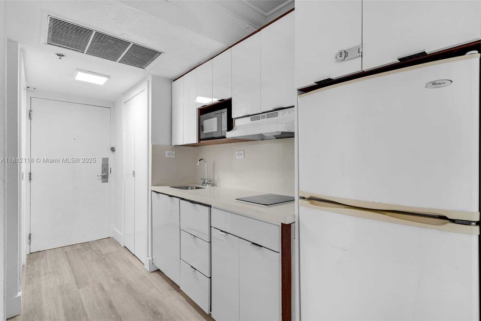 Small Image of 19201 COLLINS AVE #835, Sunny Isles Beach Number 2