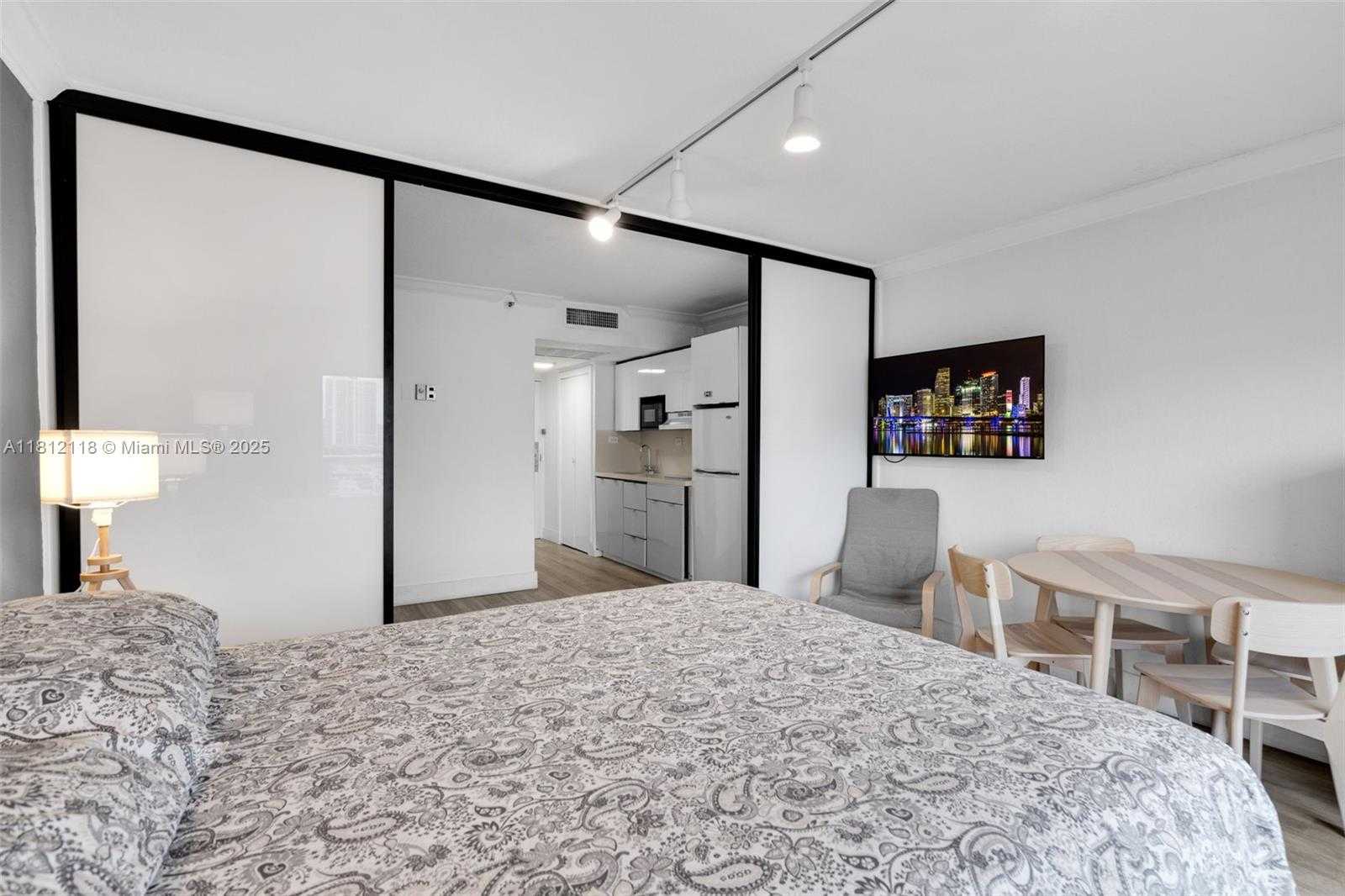 Small Image of 19201 COLLINS AVE #835, Sunny Isles Beach Number 5