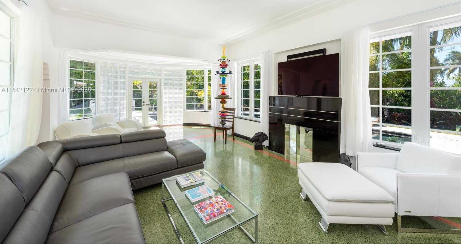 Small Image of 841 19TH ST, Miami Beach Number 12
