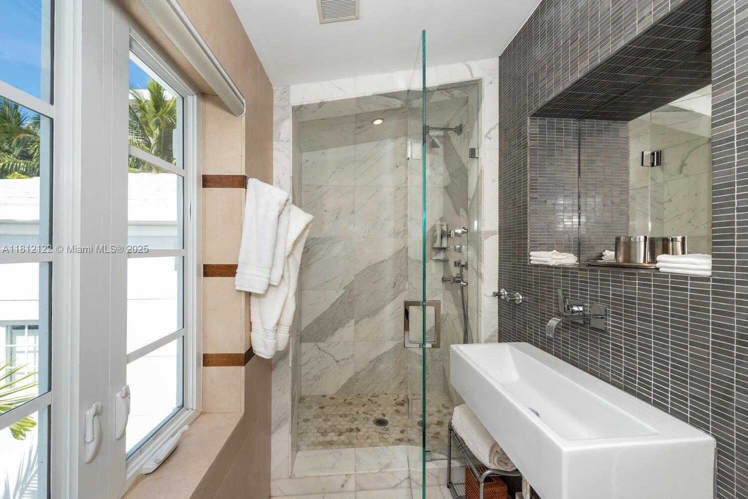 Small Image of 841 19TH ST, Miami Beach Number 28