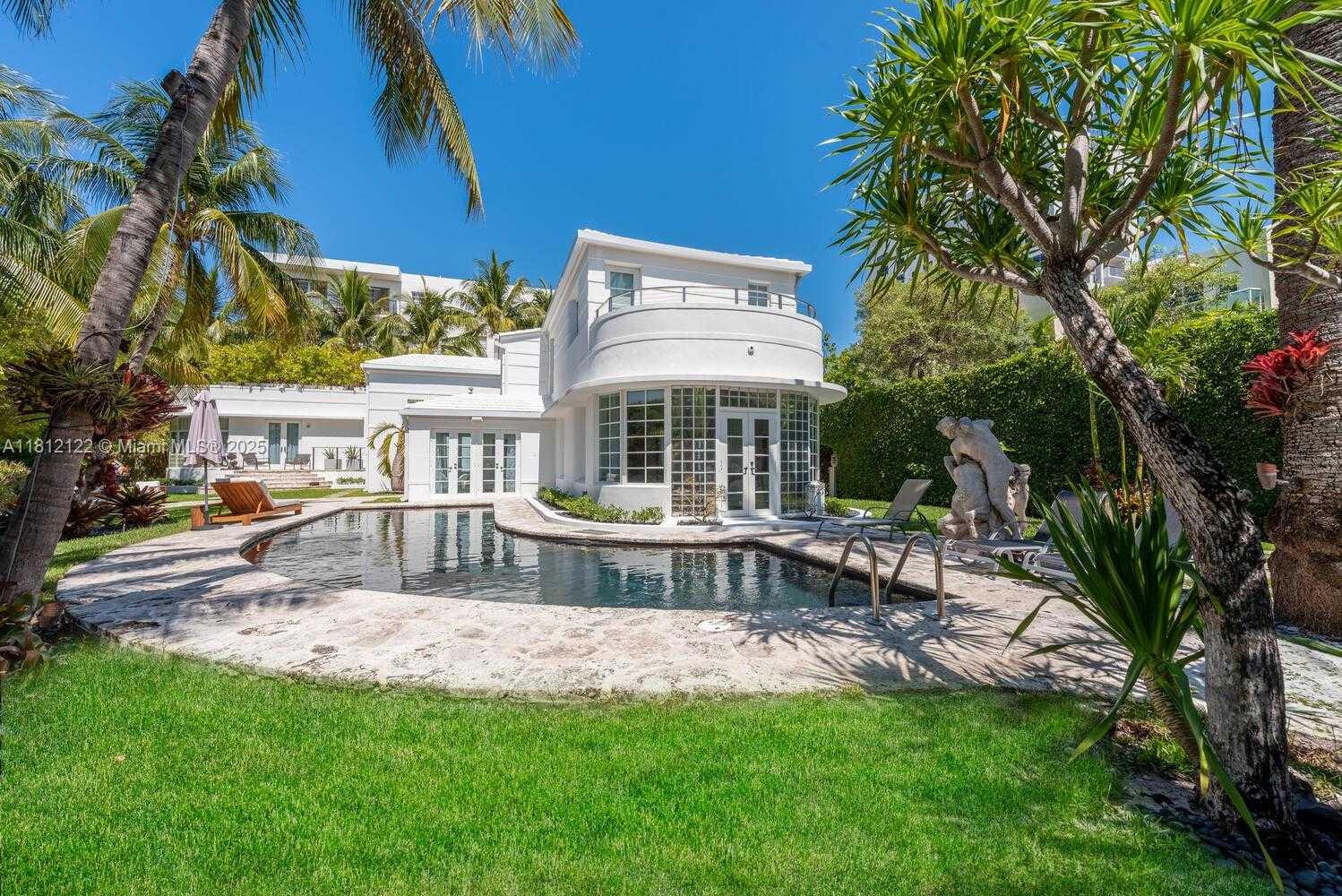 Small Image of 841 19TH ST, Miami Beach Number 3