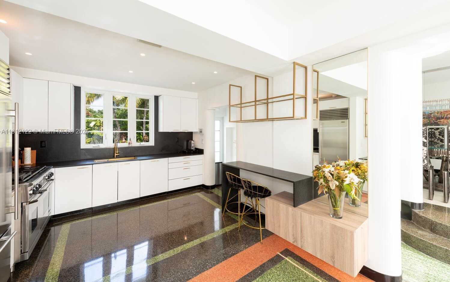 Small Image of 841 19TH ST, Miami Beach Number 33