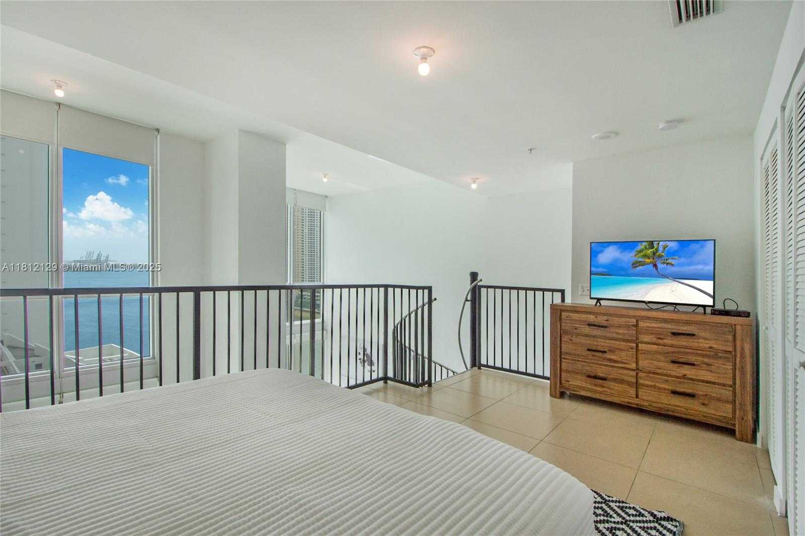 Small Image of 300 SOUTH BISCAYNE BLVD #L-1228, Miami Number 12