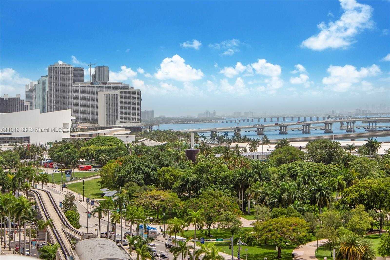 Small Image of 300 SOUTH BISCAYNE BLVD #L-1228, Miami Number 5