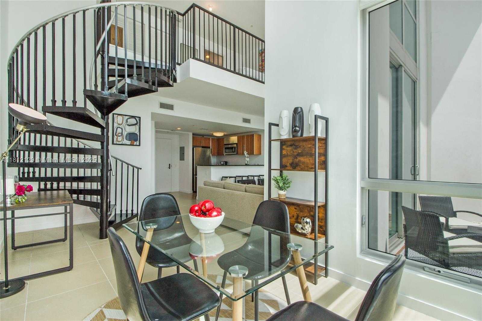 Small Image of 300 SOUTH BISCAYNE BLVD #L-1228, Miami Number 6