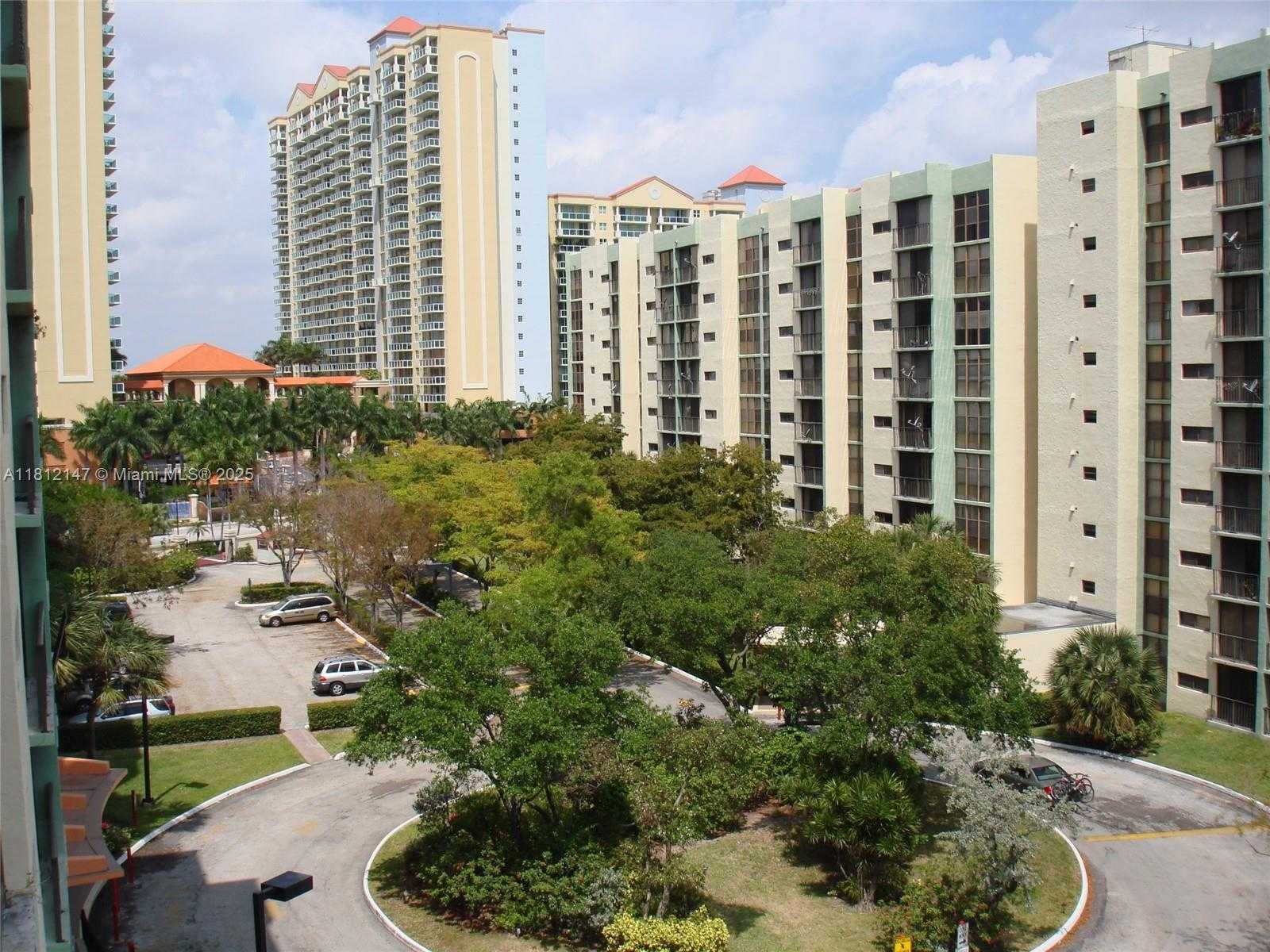 Small Image of 16909 NORTH BAY ROAD #612, Sunny Isles Beach Number 13