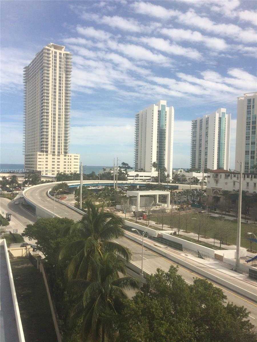 Small Image of 16909 NORTH BAY ROAD #612, Sunny Isles Beach Number 2