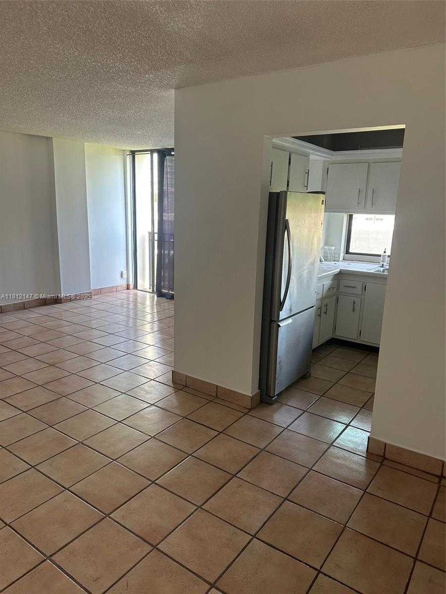 Small Image of 16909 NORTH BAY ROAD #612, Sunny Isles Beach Number 4