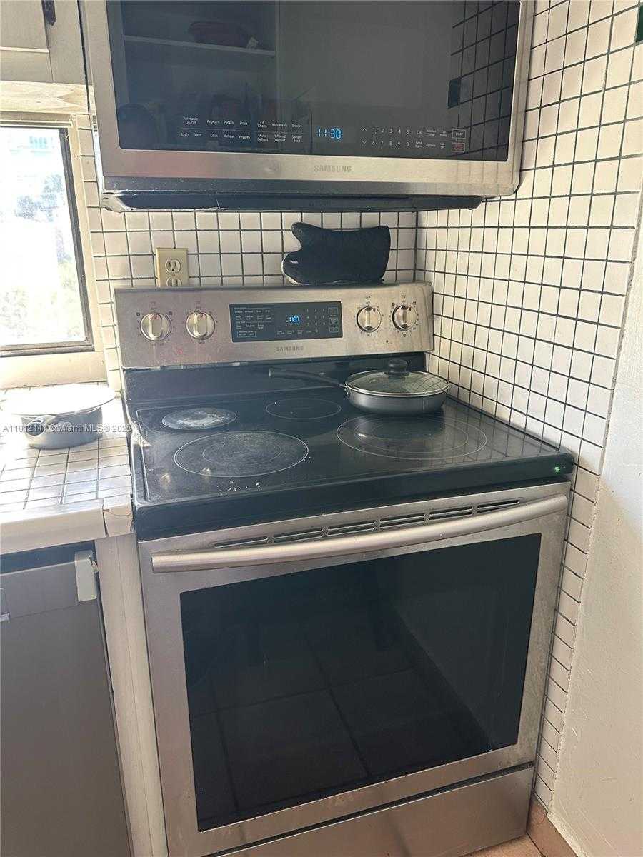 Small Image of 16909 NORTH BAY ROAD #612, Sunny Isles Beach Number 5
