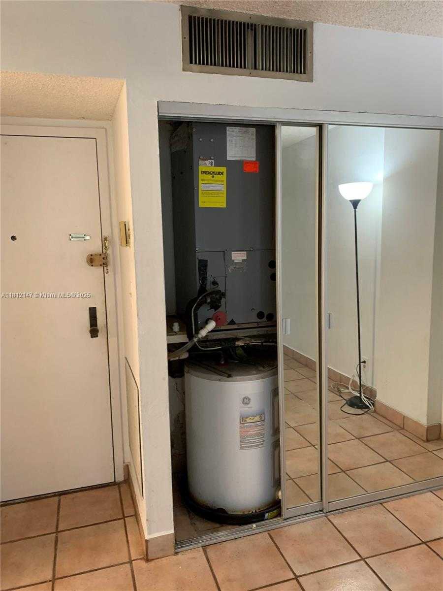 Small Image of 16909 NORTH BAY ROAD #612, Sunny Isles Beach Number 7