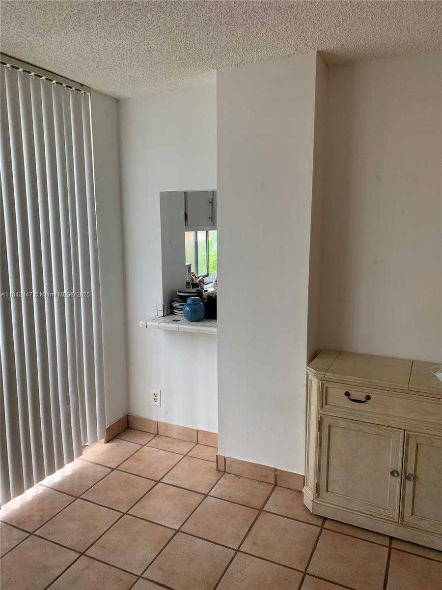 Small Image of 16909 NORTH BAY ROAD #612, Sunny Isles Beach Number 8