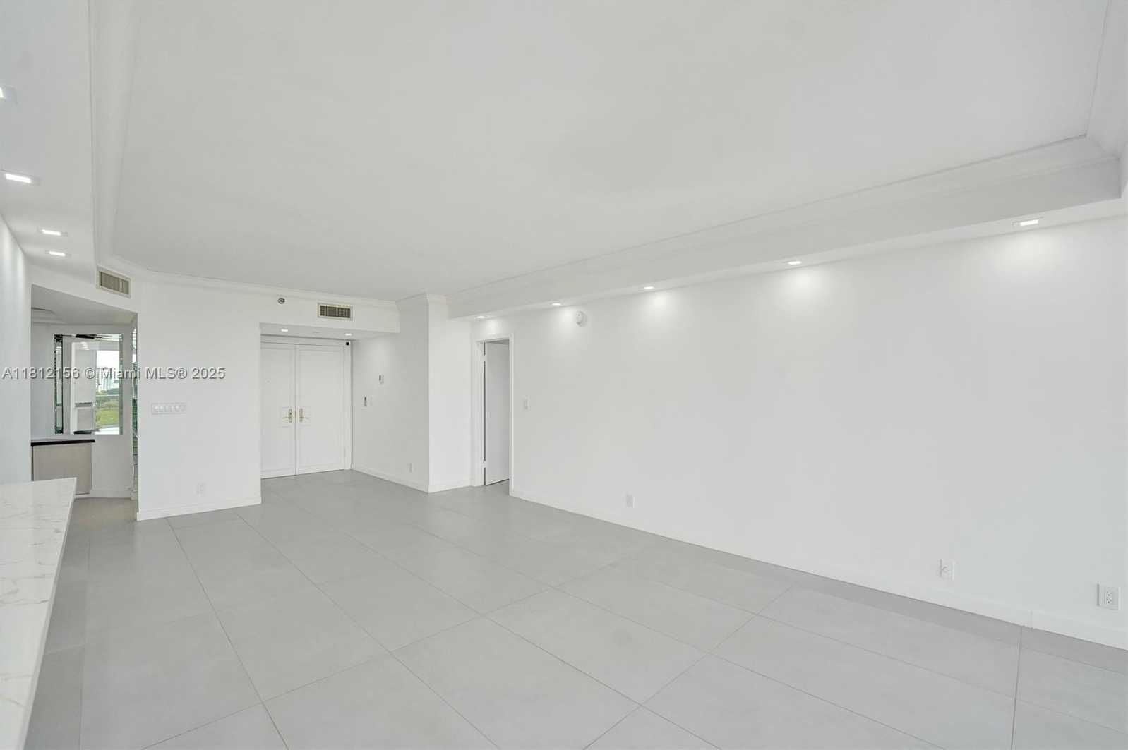 Small Image of 20281 EAST COUNTRY CLUB DR #811, Aventura Number 10