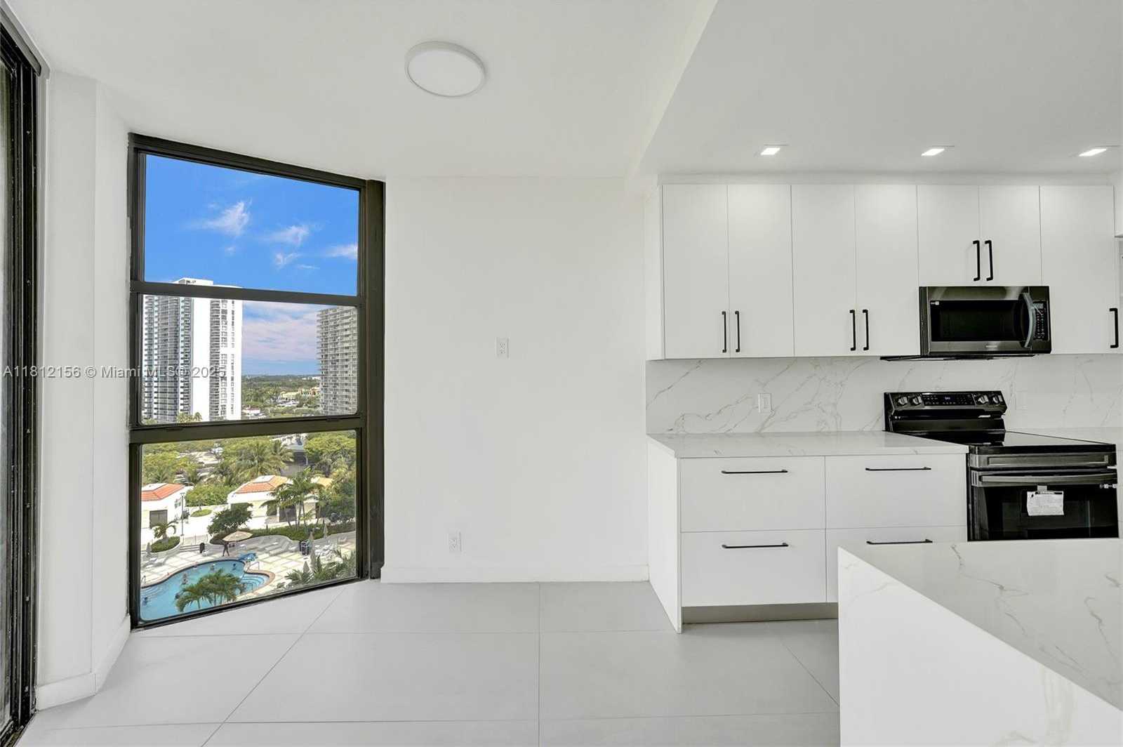 Small Image of 20281 EAST COUNTRY CLUB DR #811, Aventura Number 13