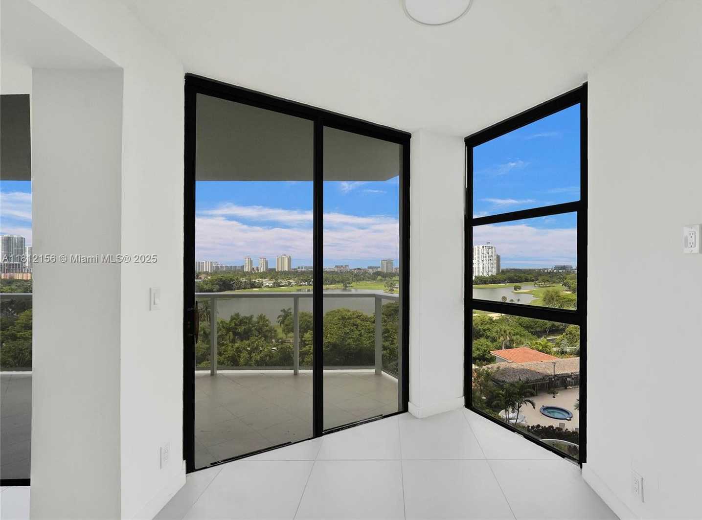 Small Image of 20281 EAST COUNTRY CLUB DR #811, Aventura Number 14