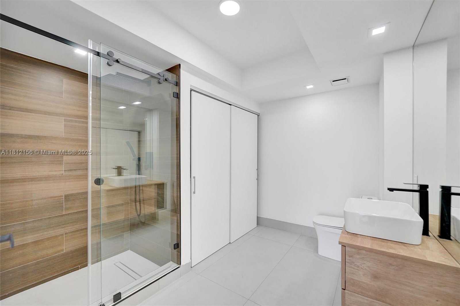 Small Image of 20281 EAST COUNTRY CLUB DR #811, Aventura Number 30