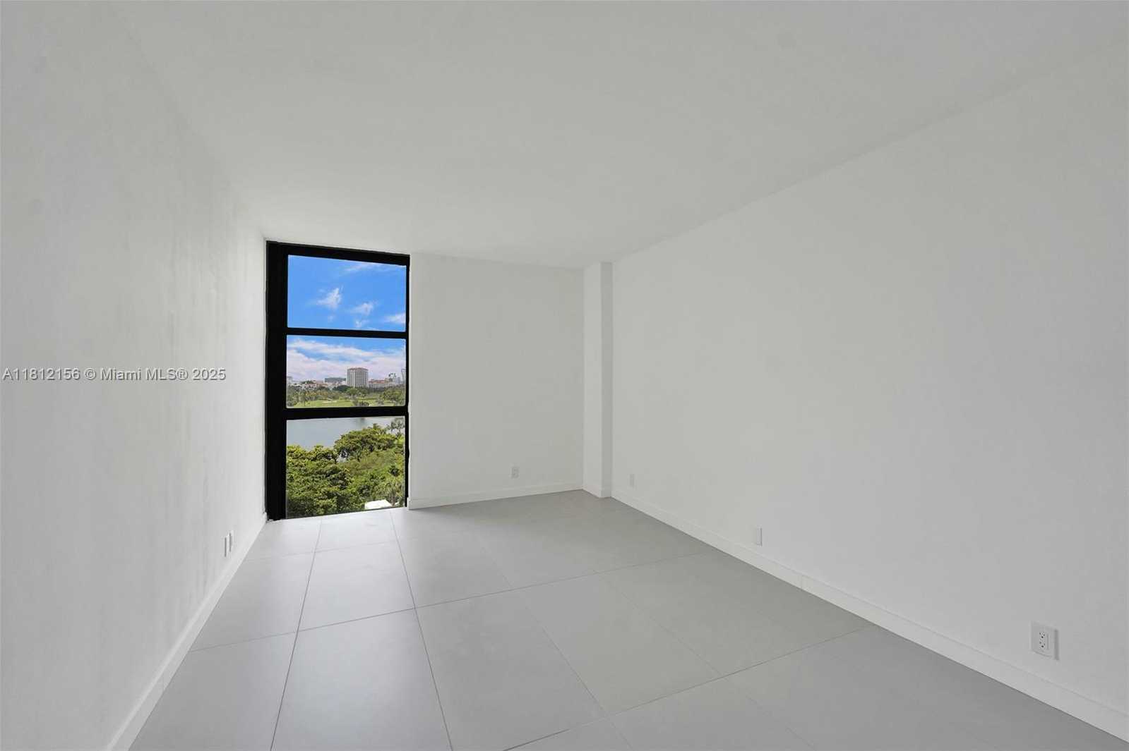 Small Image of 20281 EAST COUNTRY CLUB DR #811, Aventura Number 34