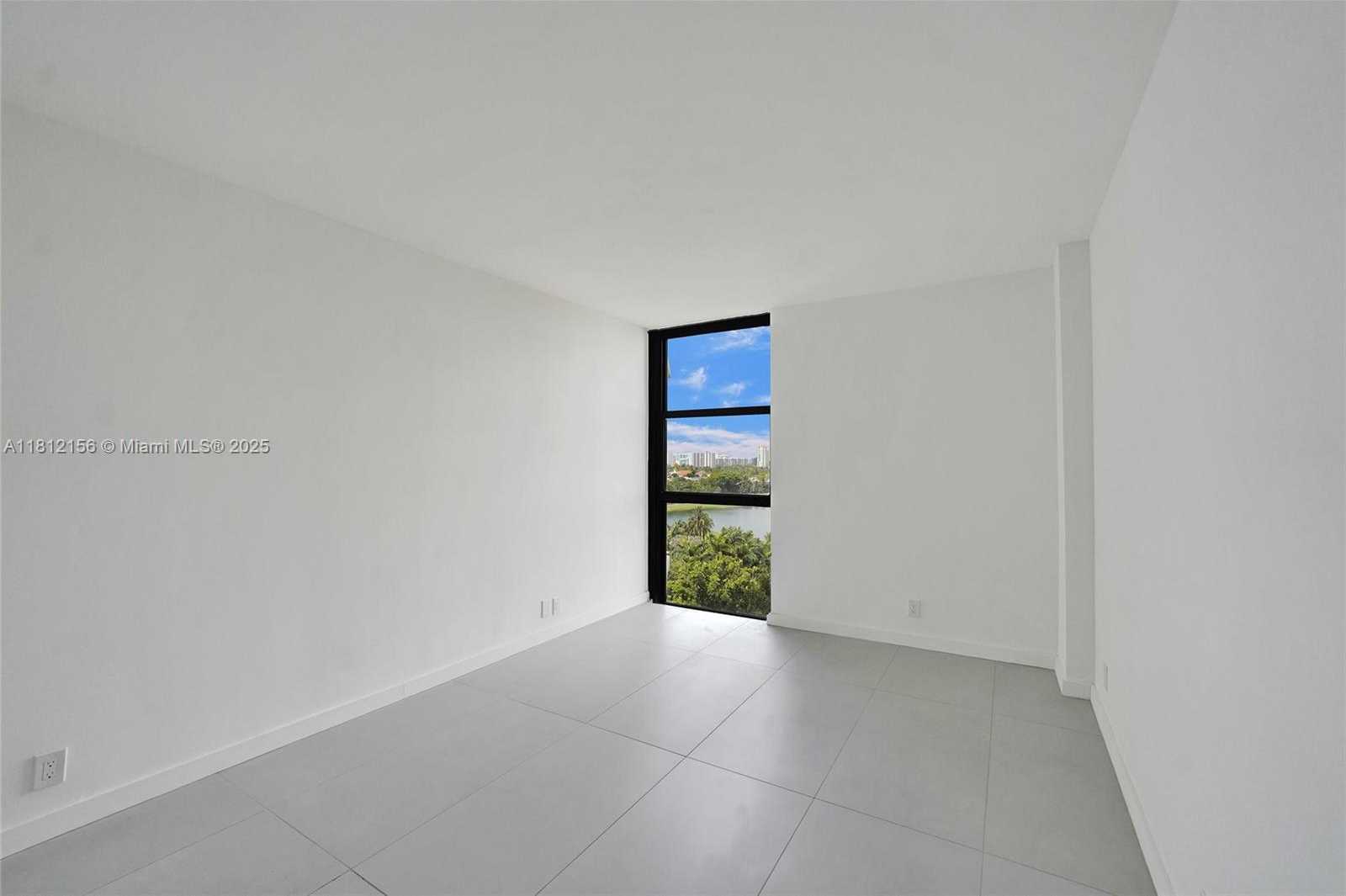 Small Image of 20281 EAST COUNTRY CLUB DR #811, Aventura Number 37