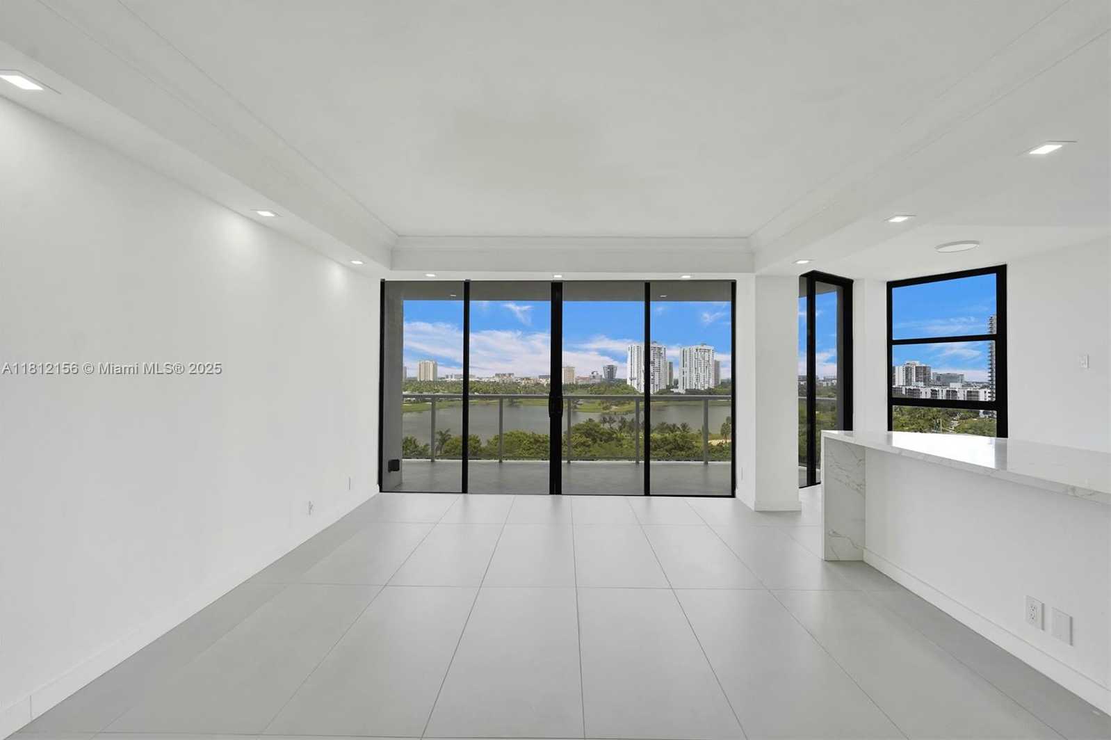Small Image of 20281 EAST COUNTRY CLUB DR #811, Aventura Number 41