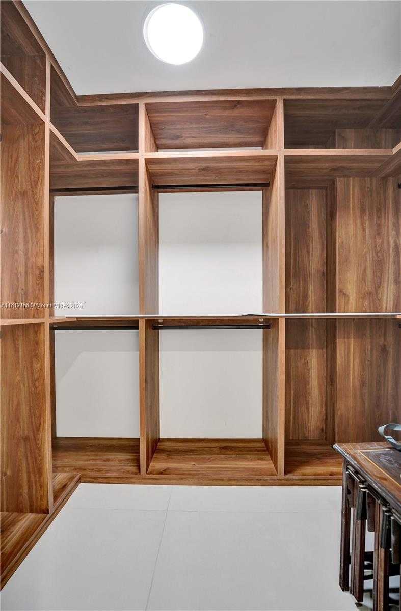 Small Image of 20281 EAST COUNTRY CLUB DR #811, Aventura Number 47