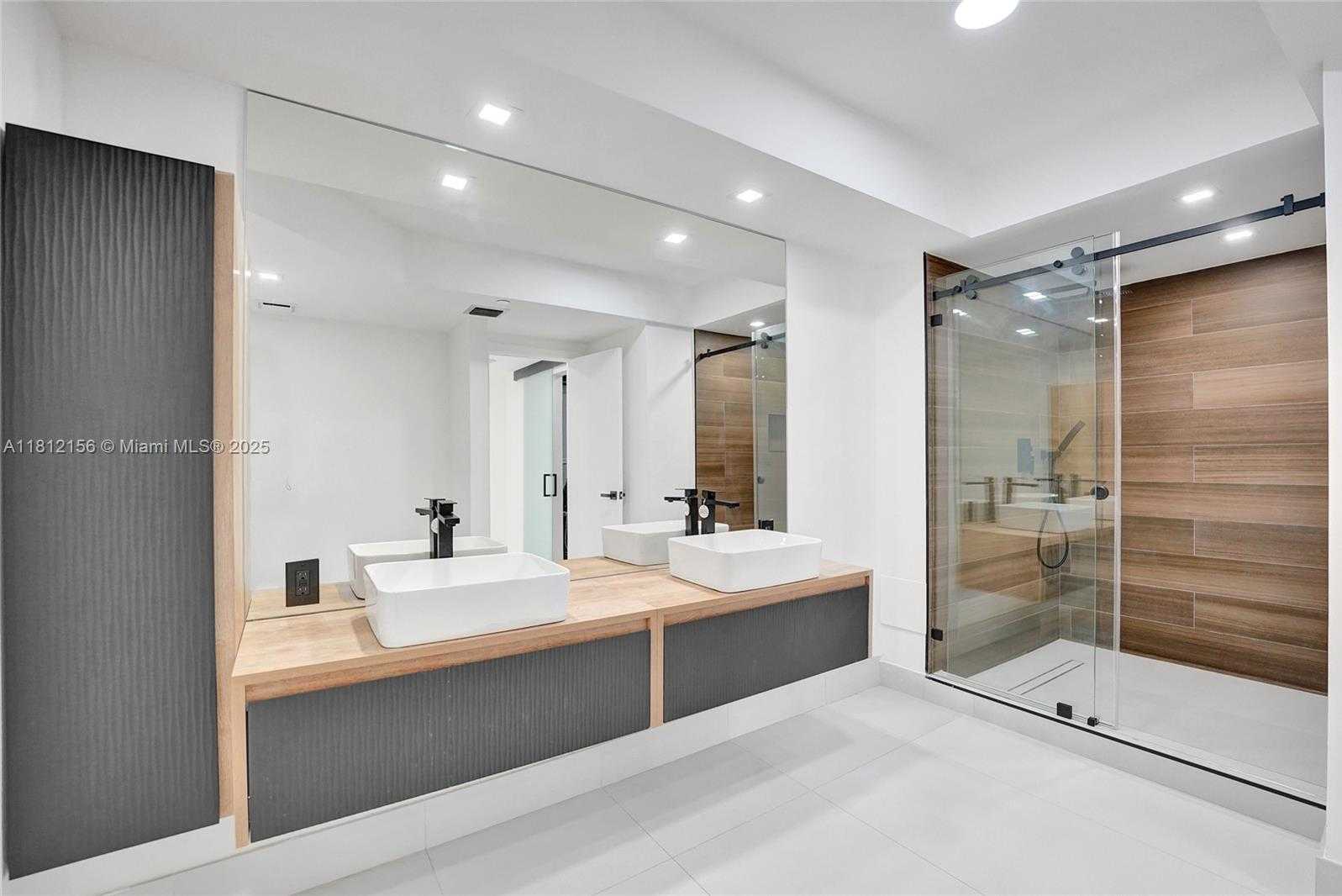 Small Image of 20281 EAST COUNTRY CLUB DR #811, Aventura Number 49
