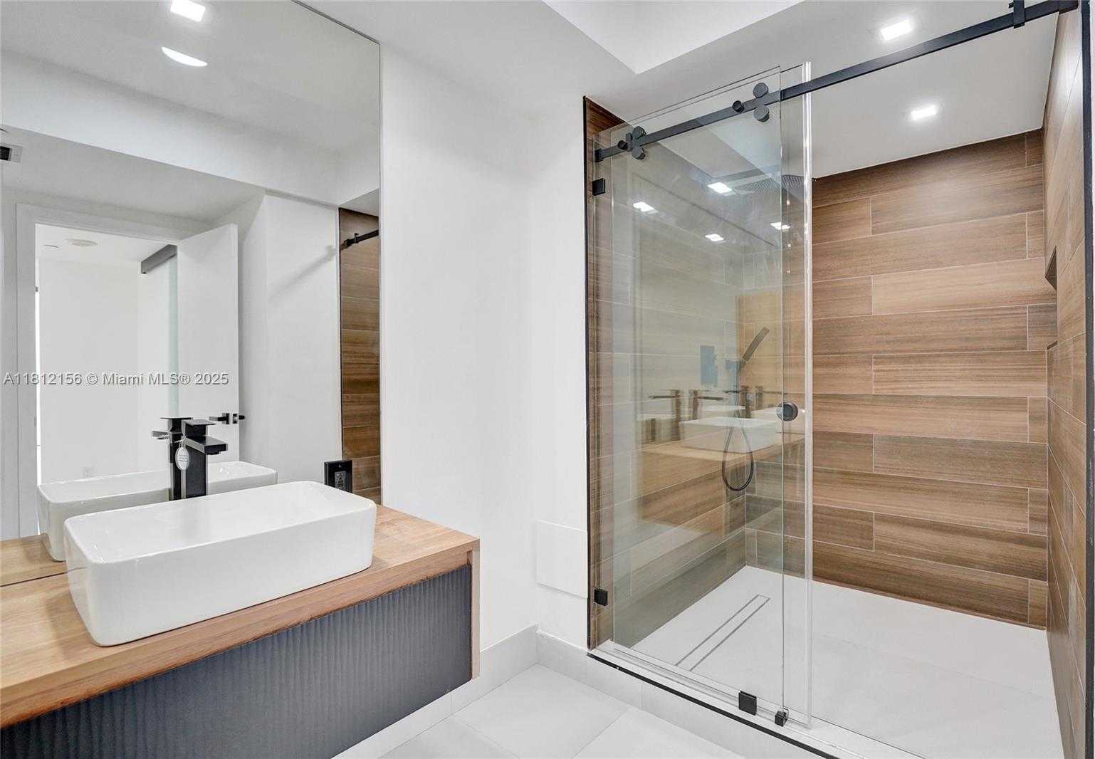 Small Image of 20281 EAST COUNTRY CLUB DR #811, Aventura Number 51