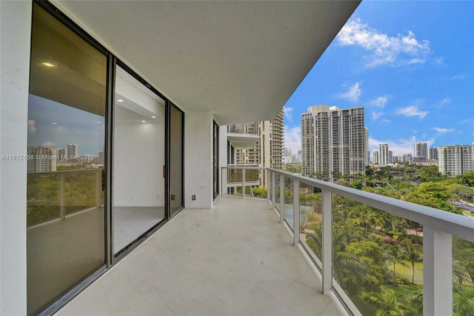 Small Image of 20281 EAST COUNTRY CLUB DR #811, Aventura Number 56